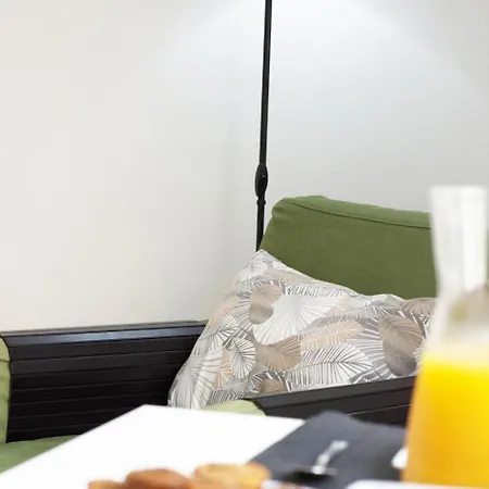Fuche 11 A 10 Minutos Del Aeropuerto アパート
